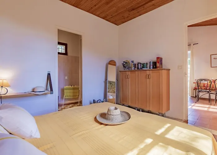 La Chenaie By Interhome Oraison